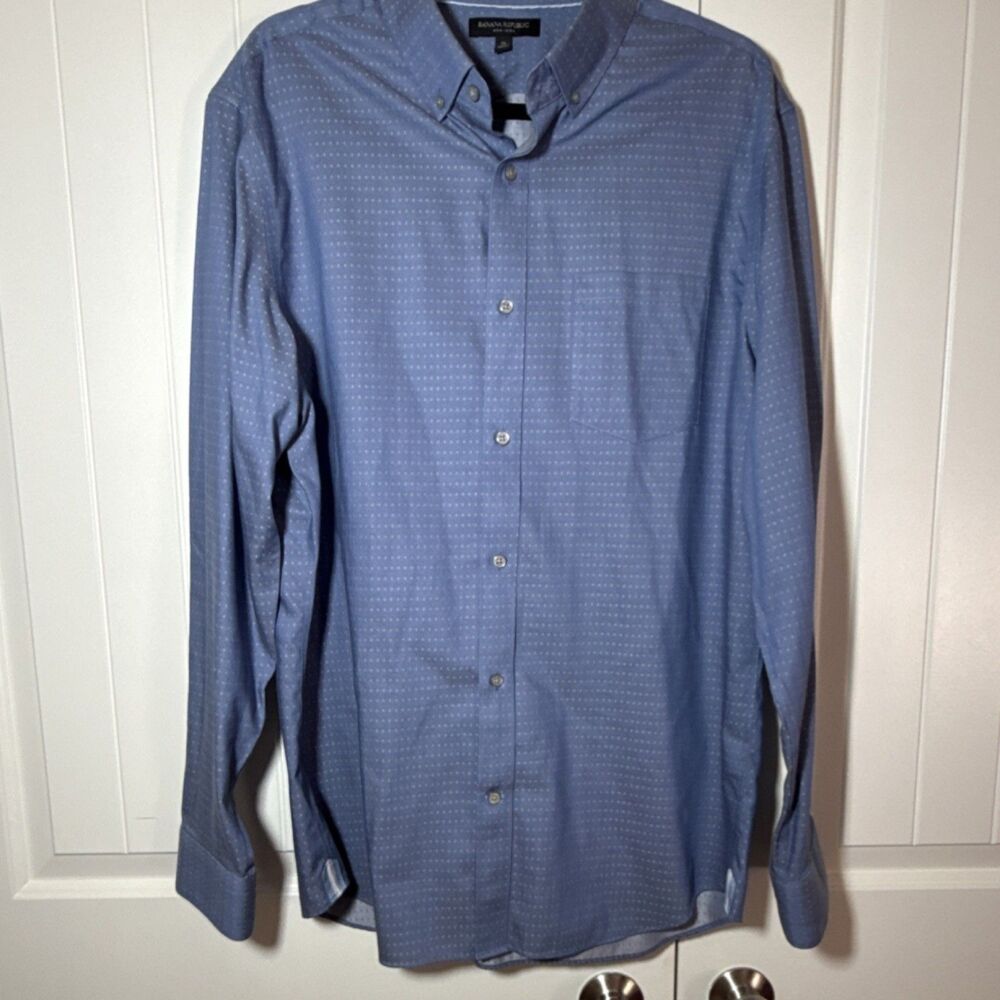 Banana Republic Grant Fit Non-Iron Blue Geometric Button-Down Shirt XL